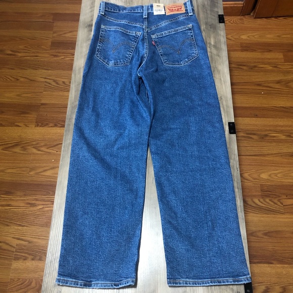PRICE FIRM NWT Levis Ribcage Ankle Straight Medium Wash Jeans - Picture 4 of 4